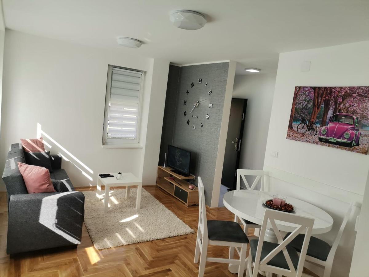 Joker Apartman Пожареваць Екстер'єр фото